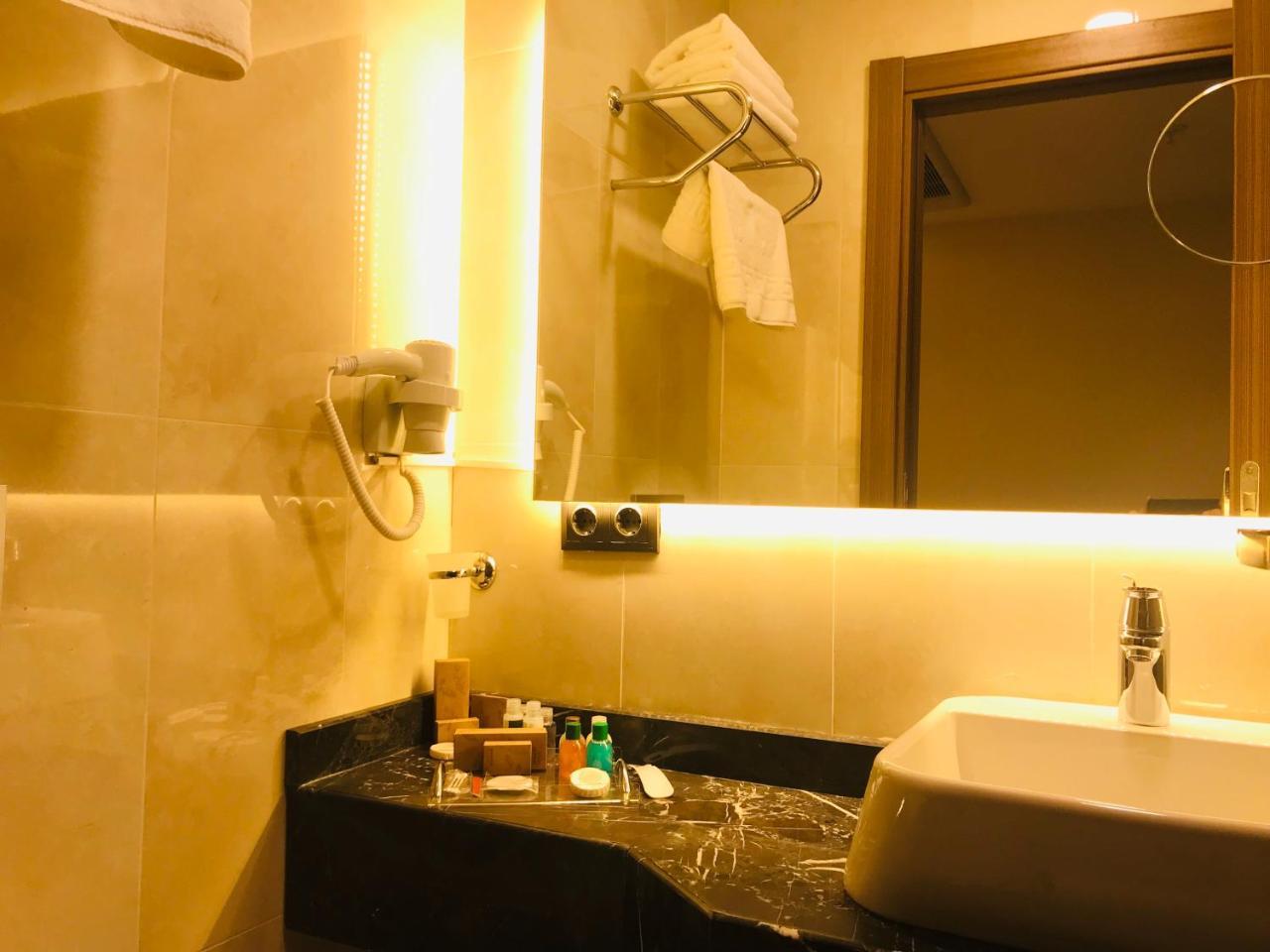 Taksim Time Hotel Istanbul Bagian luar foto